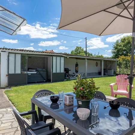 Au Milieu Des Vignes Chateauthebaud