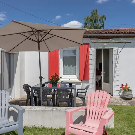 Au Milieu Des Vignes Kır Evi *