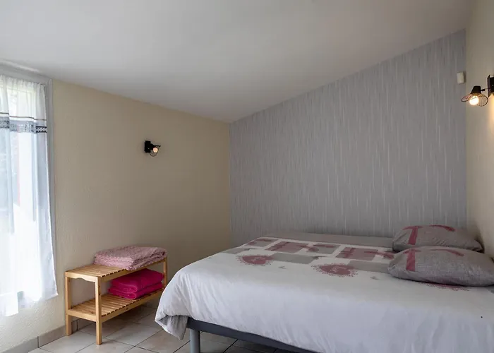 Au Milieu Des Vignes Casa de Campo Chateauthebaud